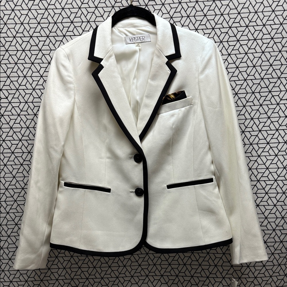 Kasper Women's Ivory Blazer with Black Accents